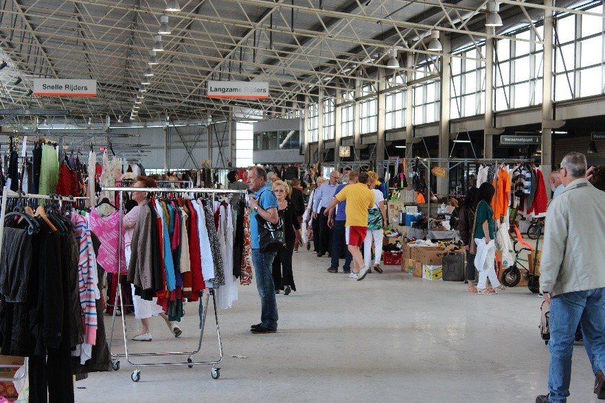 Vlooienmarkt Schaatsbaan te Breda zondag 15 mei